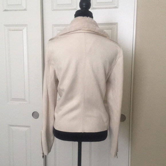 Just Added!   Faux Fur Trim Jacket - Picture 5 of 6